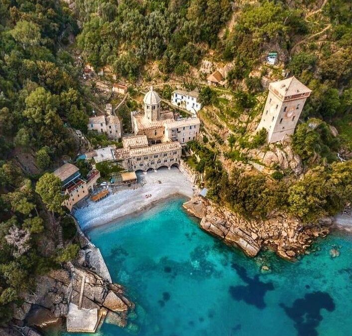 I migliori itinerari in barca a Portofino: dove andare in mezza giornata